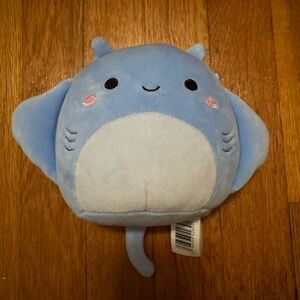 Lux the Manta Ray Squishmallow